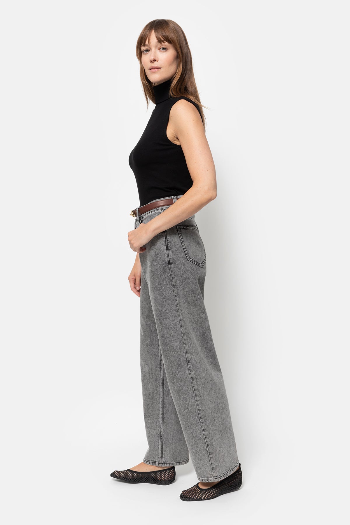 Martou Sleeveless Ribbed Turtle Neck Top | Black