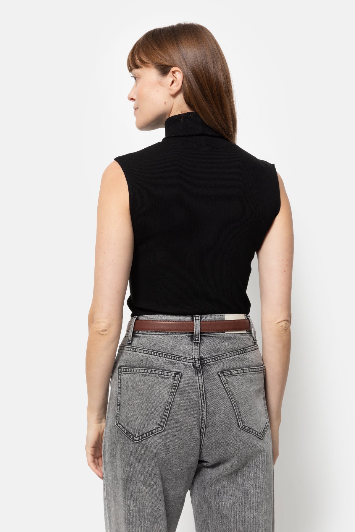 Martou Sleeveless Ribbed Turtle Neck Top | Black
