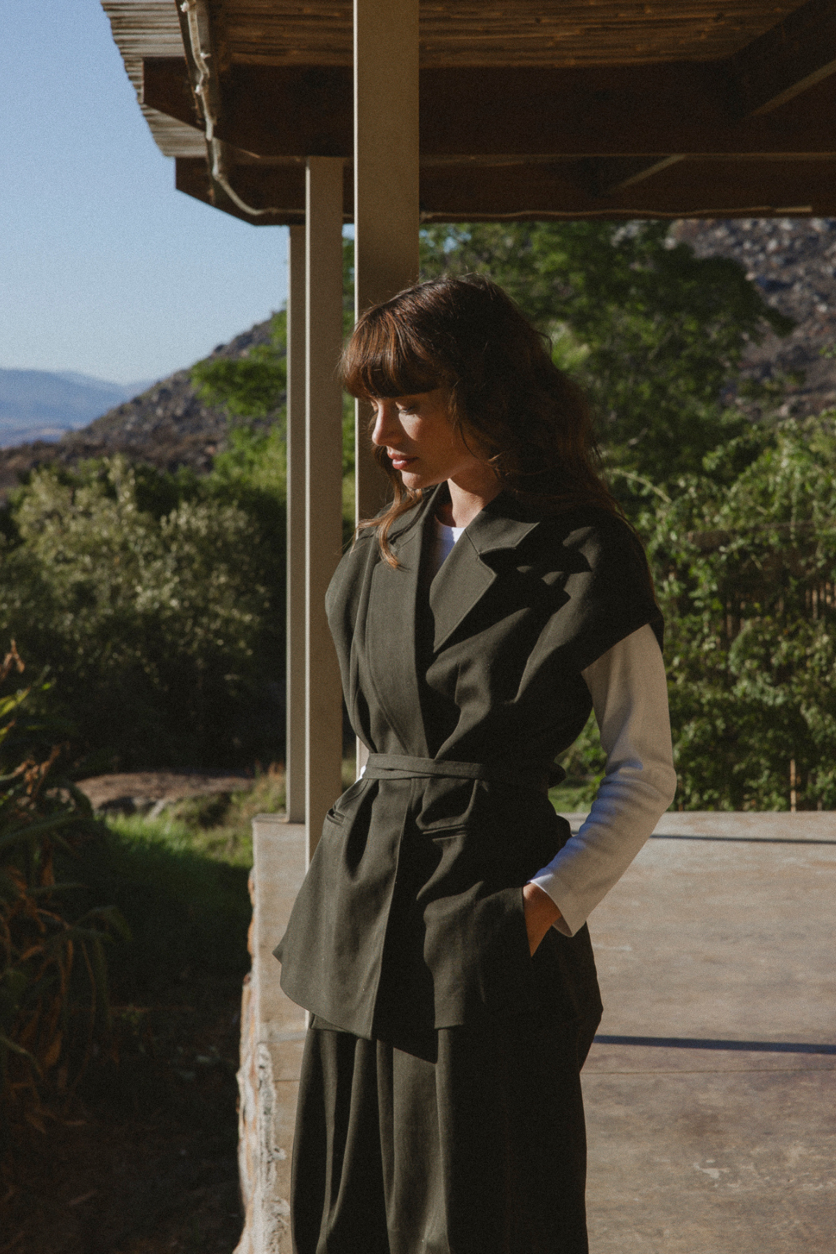 Olijf Sleeveless Blazer | Dark Green
