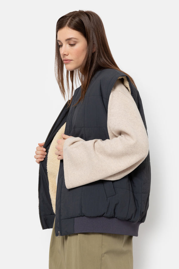 Keira Sleeveless Bomber Jacket | Dark Grey w/ Teddy Lining