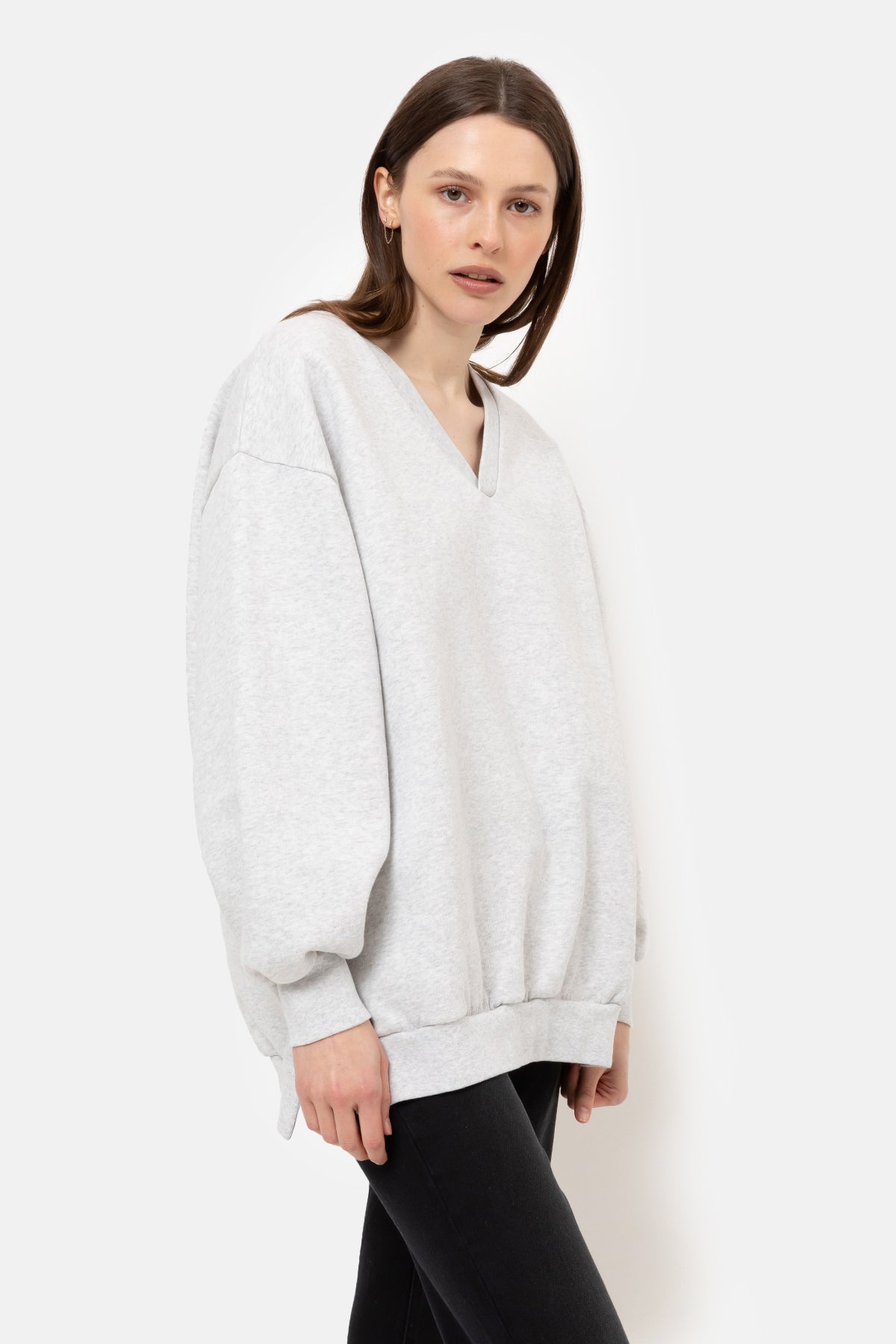 Sweatshirt Oversize Intime avec Col en V | Gris Chiné