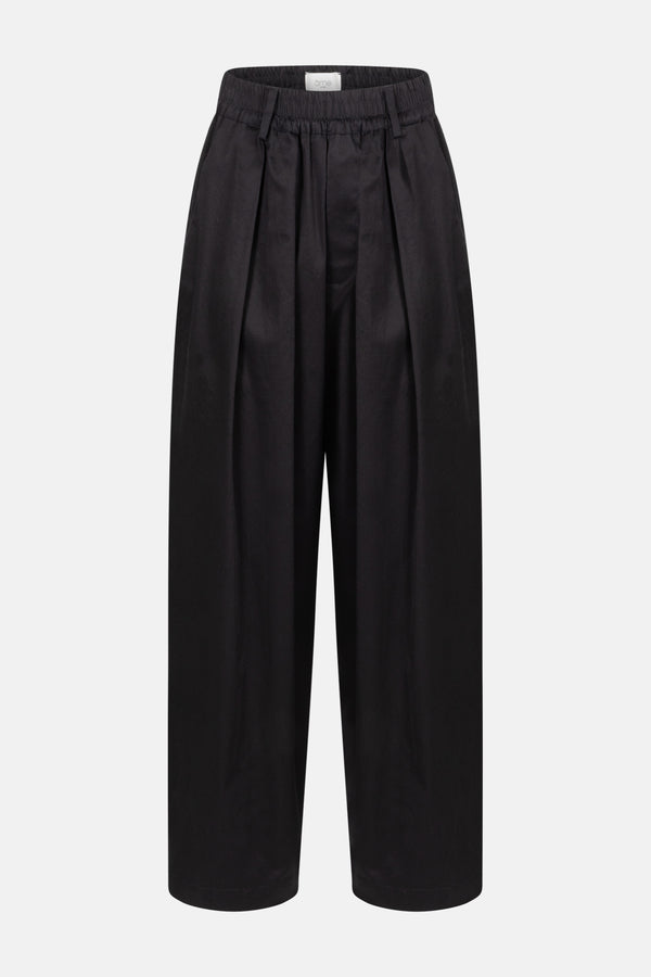 Kick Pleated Pants | Black