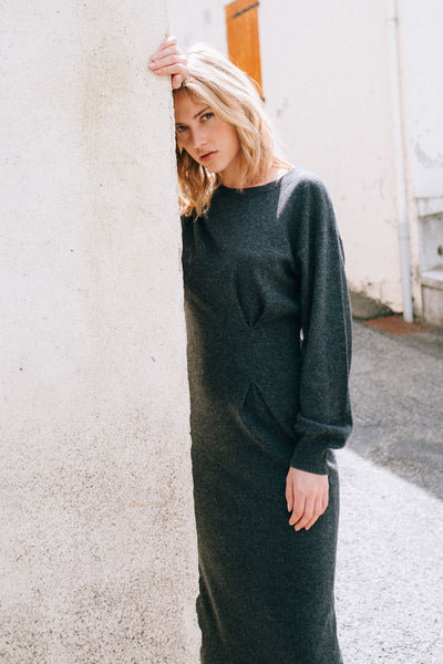 Ihave Long Knitted Dress with Pleat | Charcoal Grey – Âme antwerp