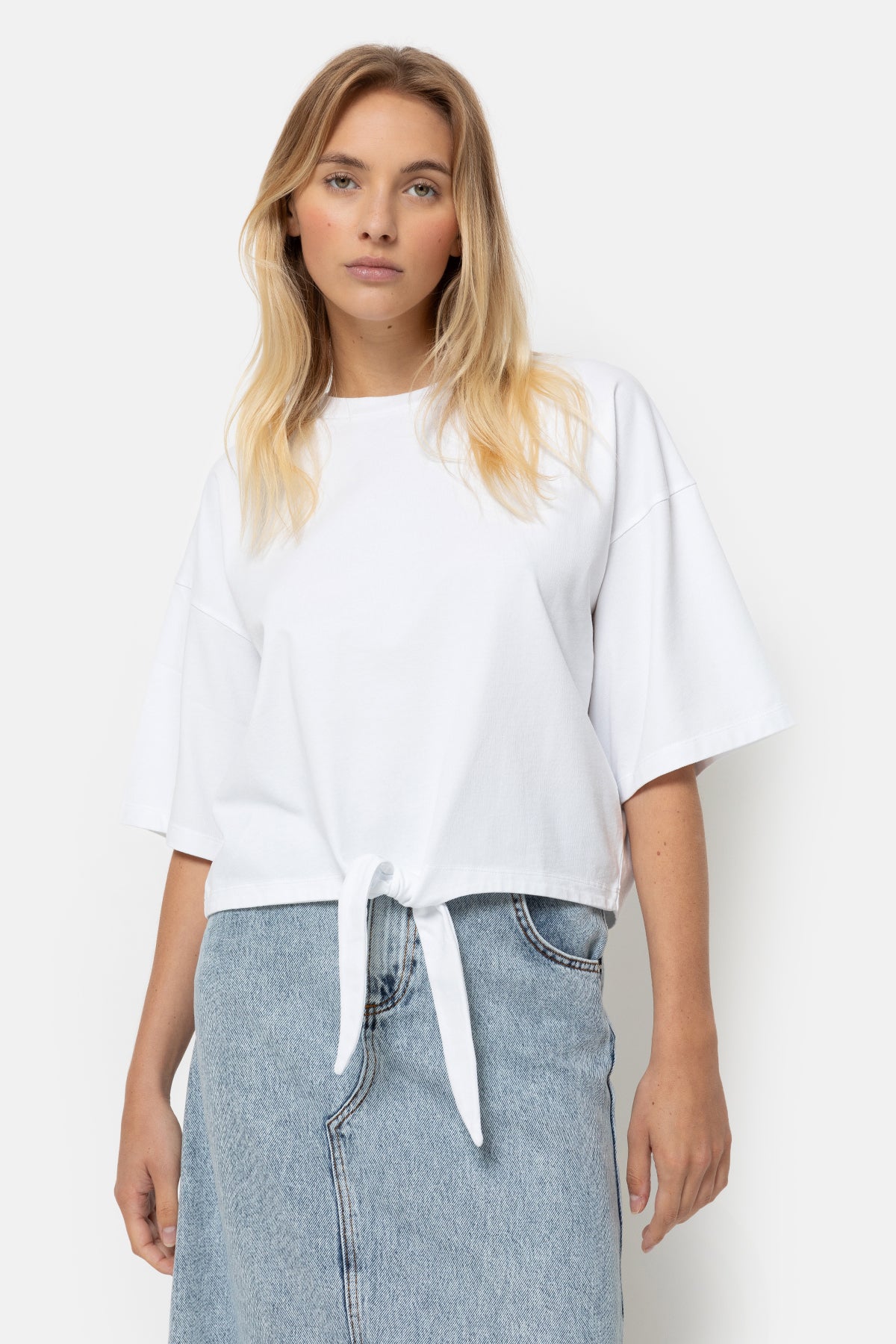 Leonardo Boxy T-Shirt w/ Knot | Blanc