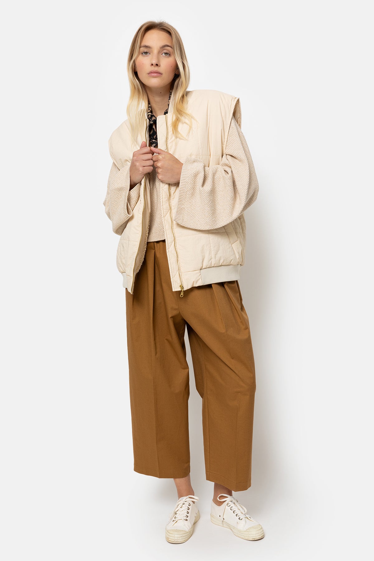 Keira Sleeveless Bomber Jacket | Off White – Âme antwerp