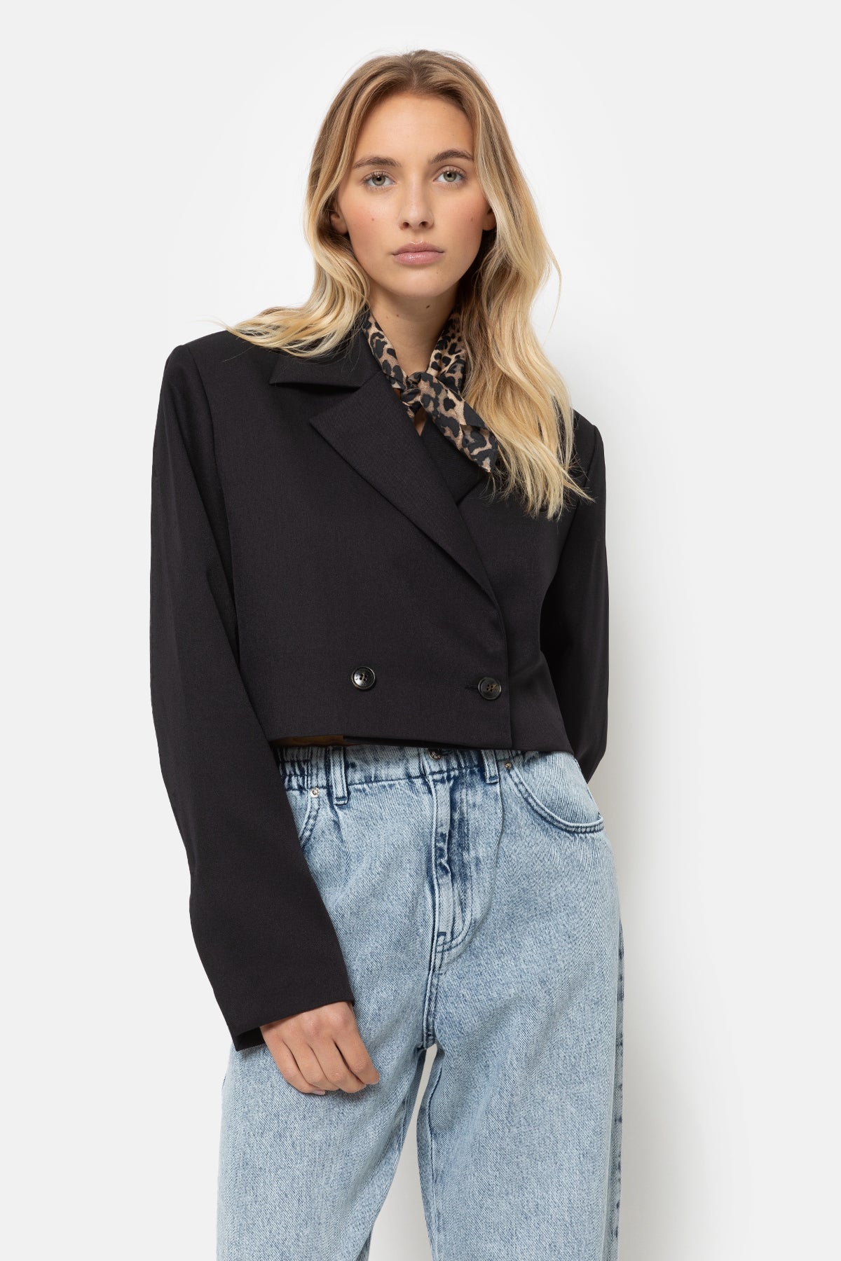 Lygie Cropped Double Breasted Blazer | Black