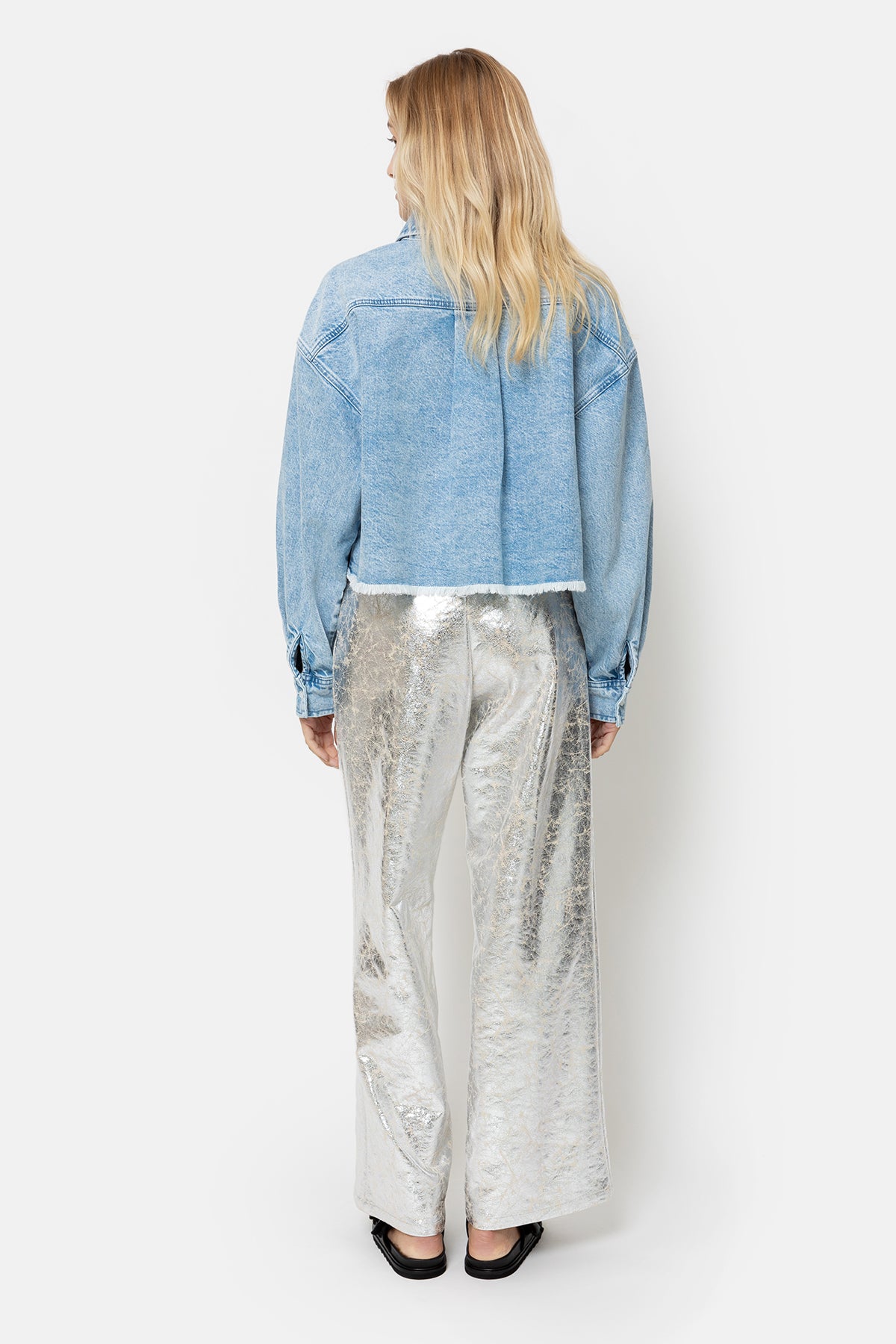 Jyvais Cropped Denim Jacket | Light-Blue Denim