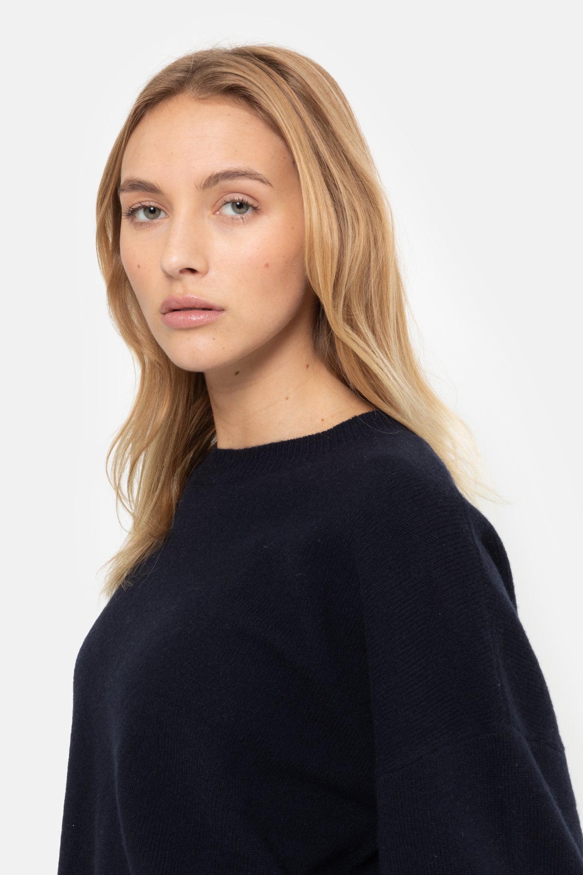 2018 AW◆アパルトモン◆Wool Knit プルオーバー/ネイビー Murielle Knitted Sweater | Navy Blue – Âme antwerp