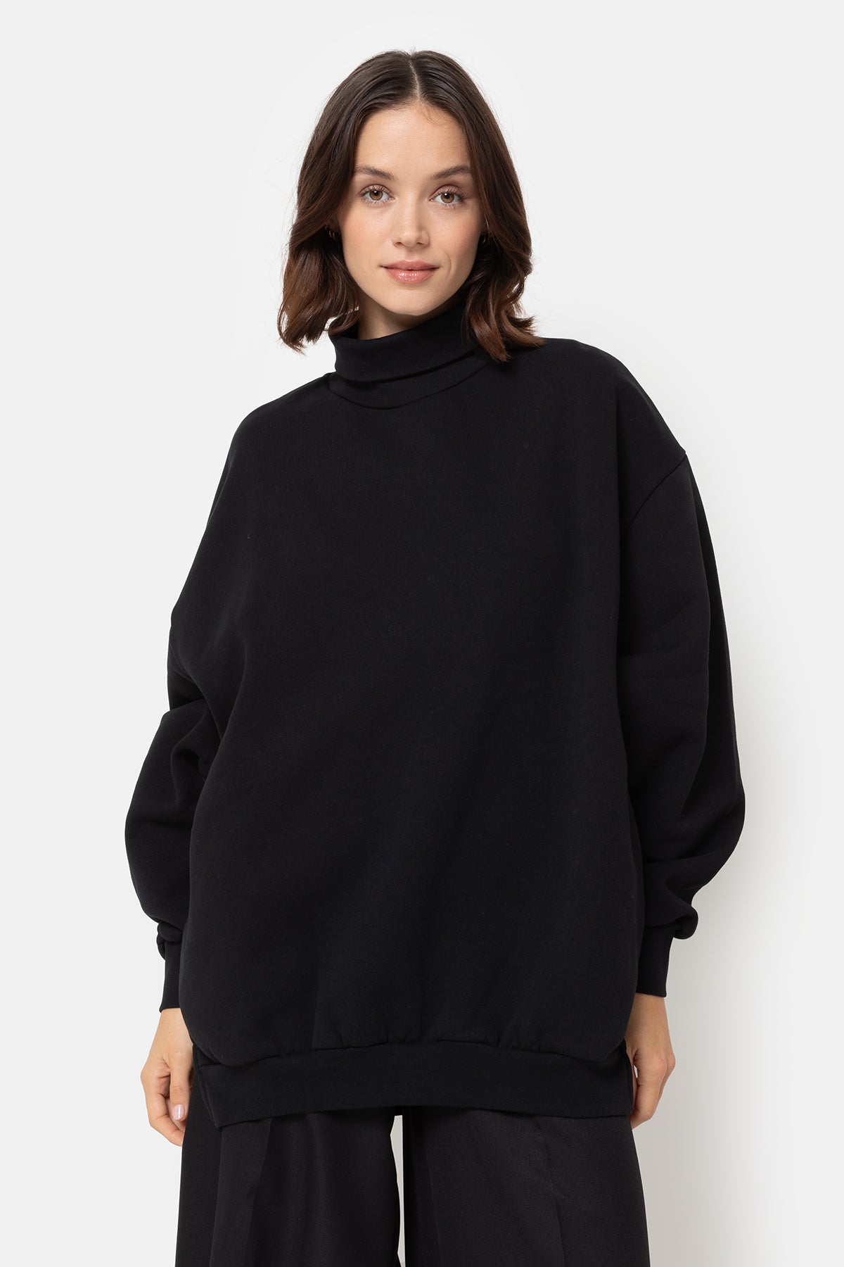 Keep Turtleneck Oversized Sweatshirt | Black