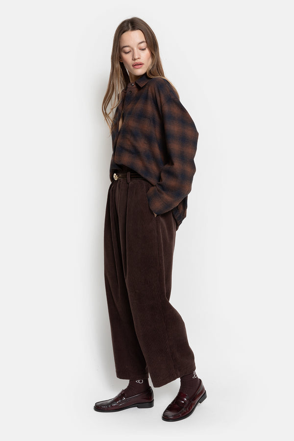Kick Pleated Pants | Brown Velvet