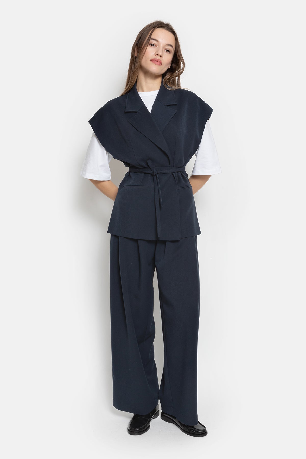 Olijf Sleeveless Blazer | Navy Wooly