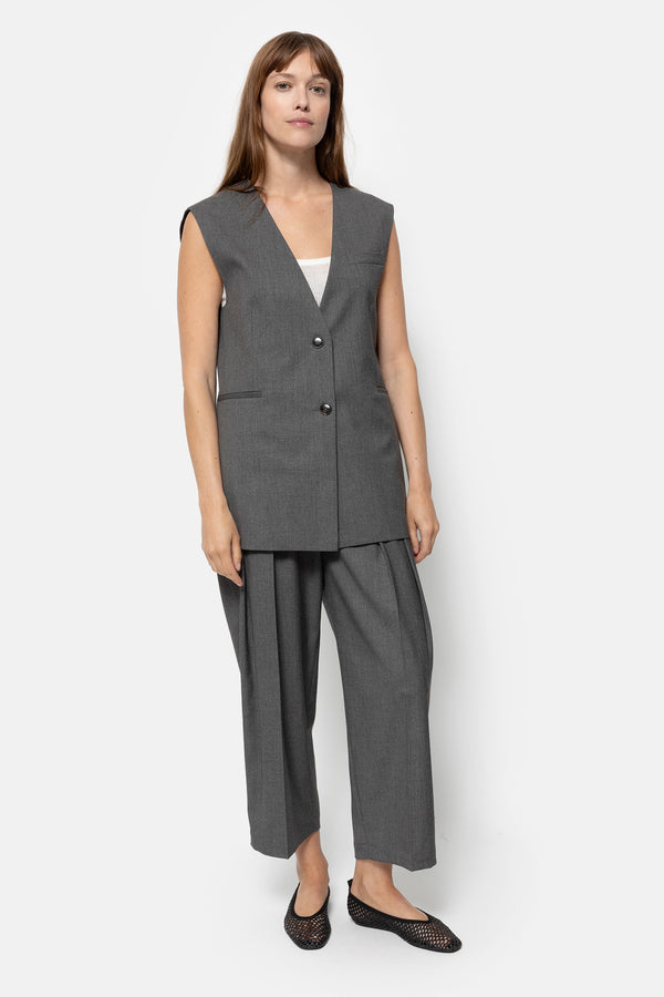 Noble Sleeveless Blazer | Charcoal