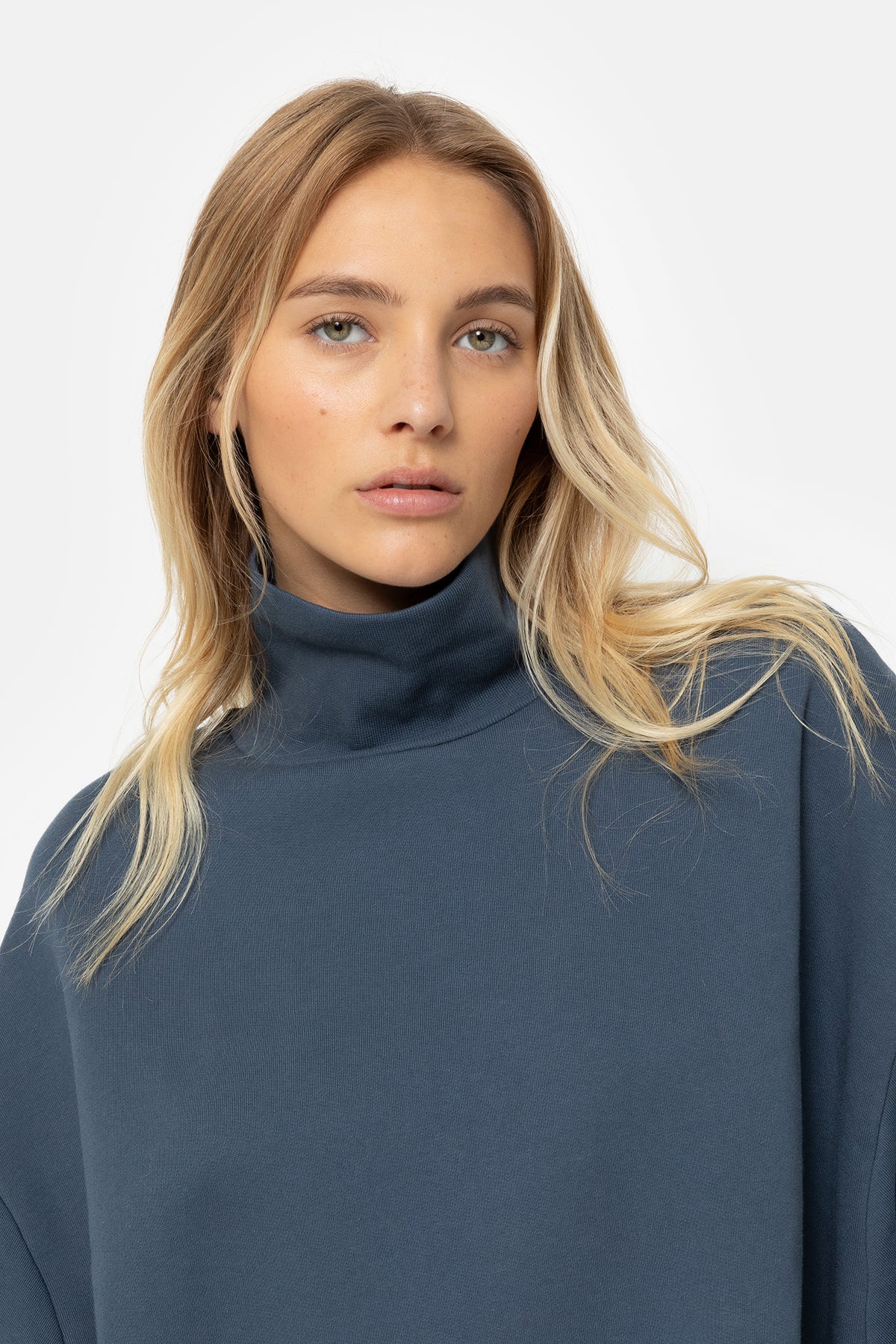 Keep Turtleneck Oversized Sweatshirt | Bering Sea