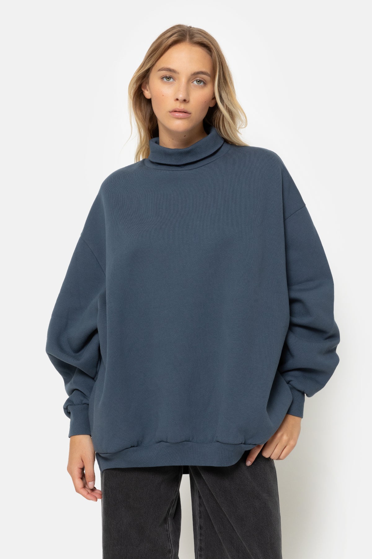 Keep Turtleneck Oversized Sweatshirt | Bering Sea