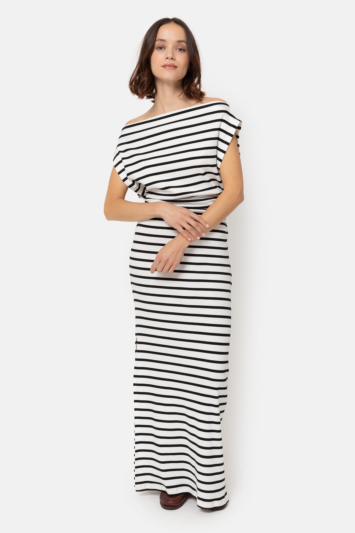 Lewis Off-Shoulder Rib Dress | Rayures noires et blanches