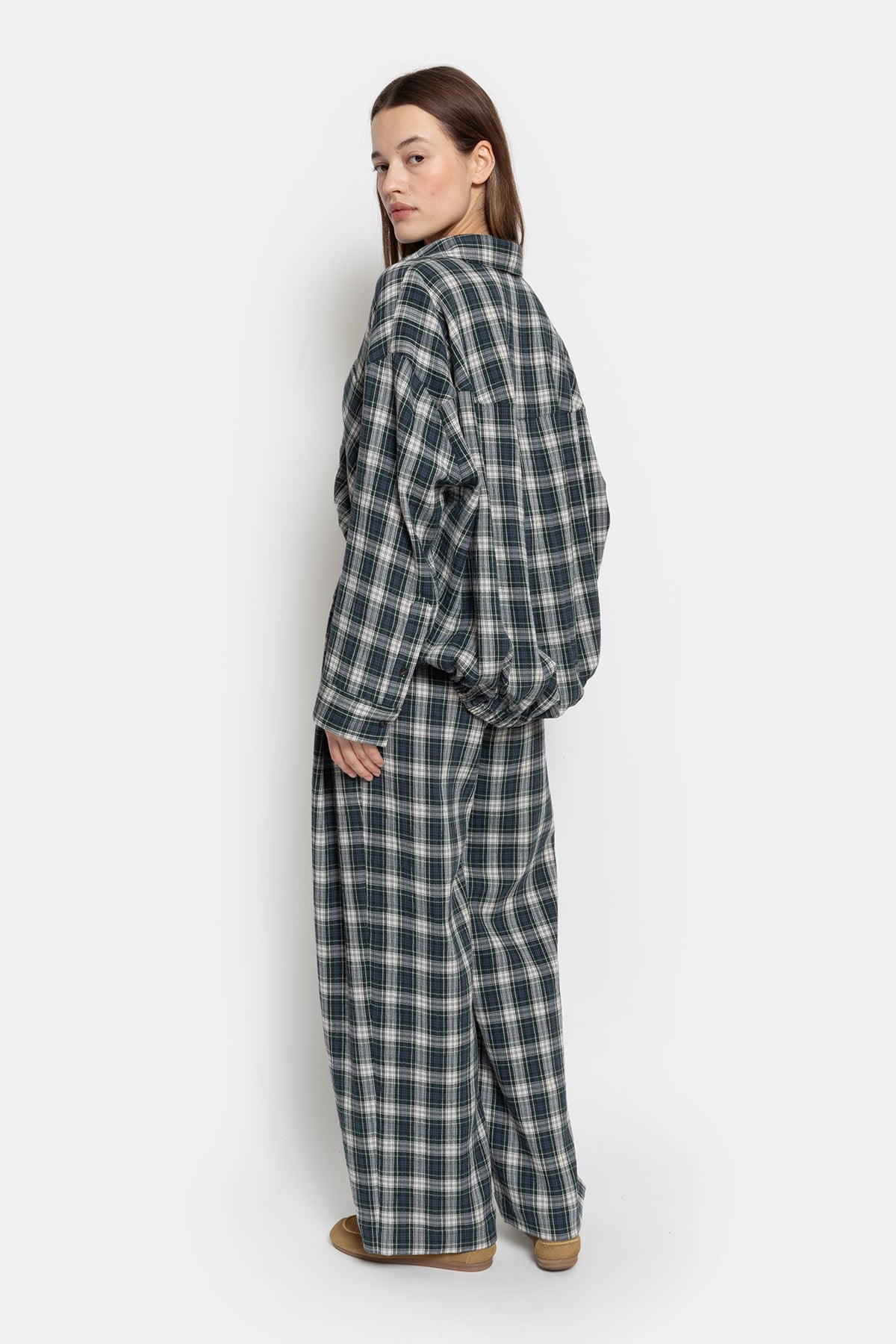 Marta Pleated Pants | Navy checkered