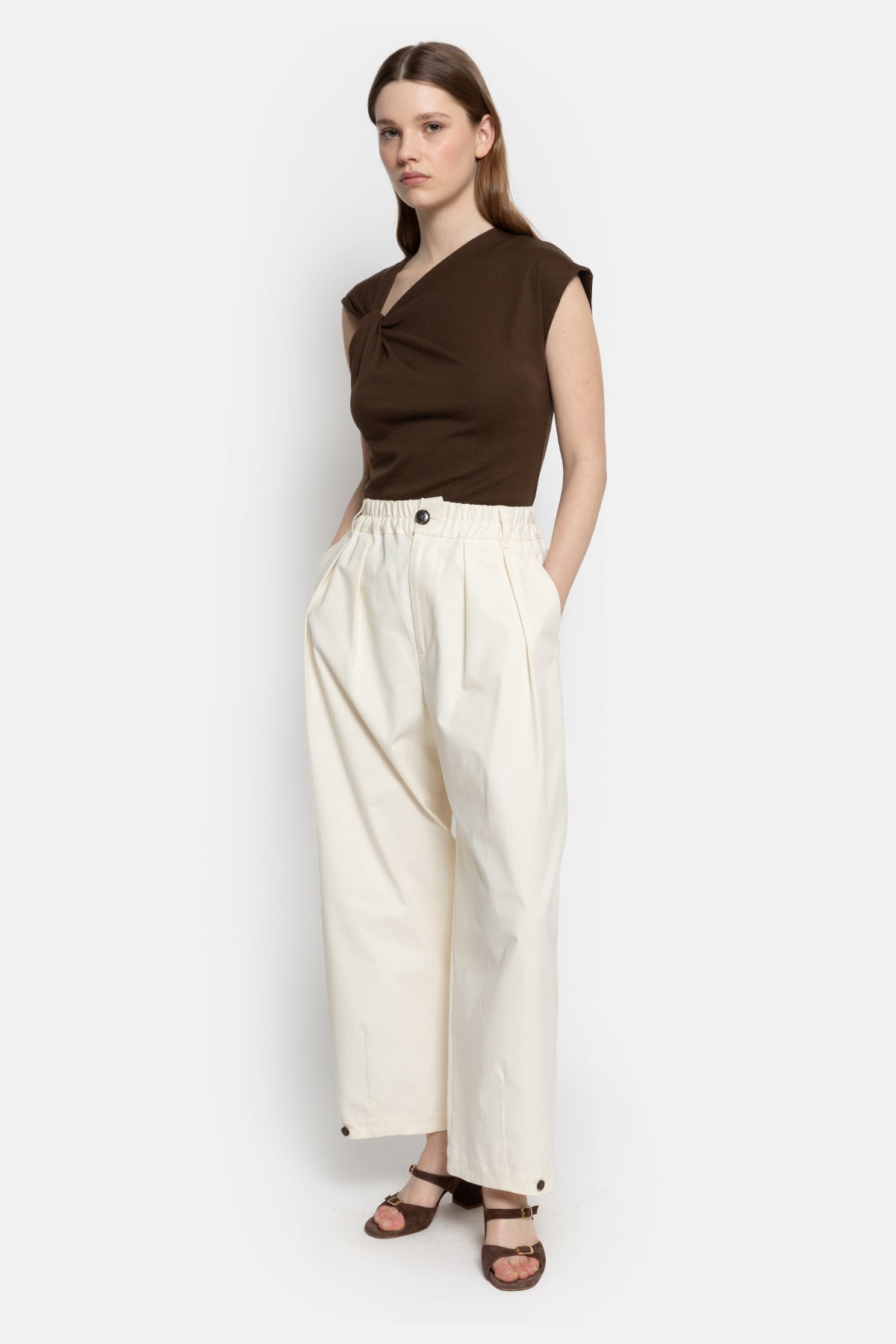 T-shirt Nurcia avec nœud | Marron